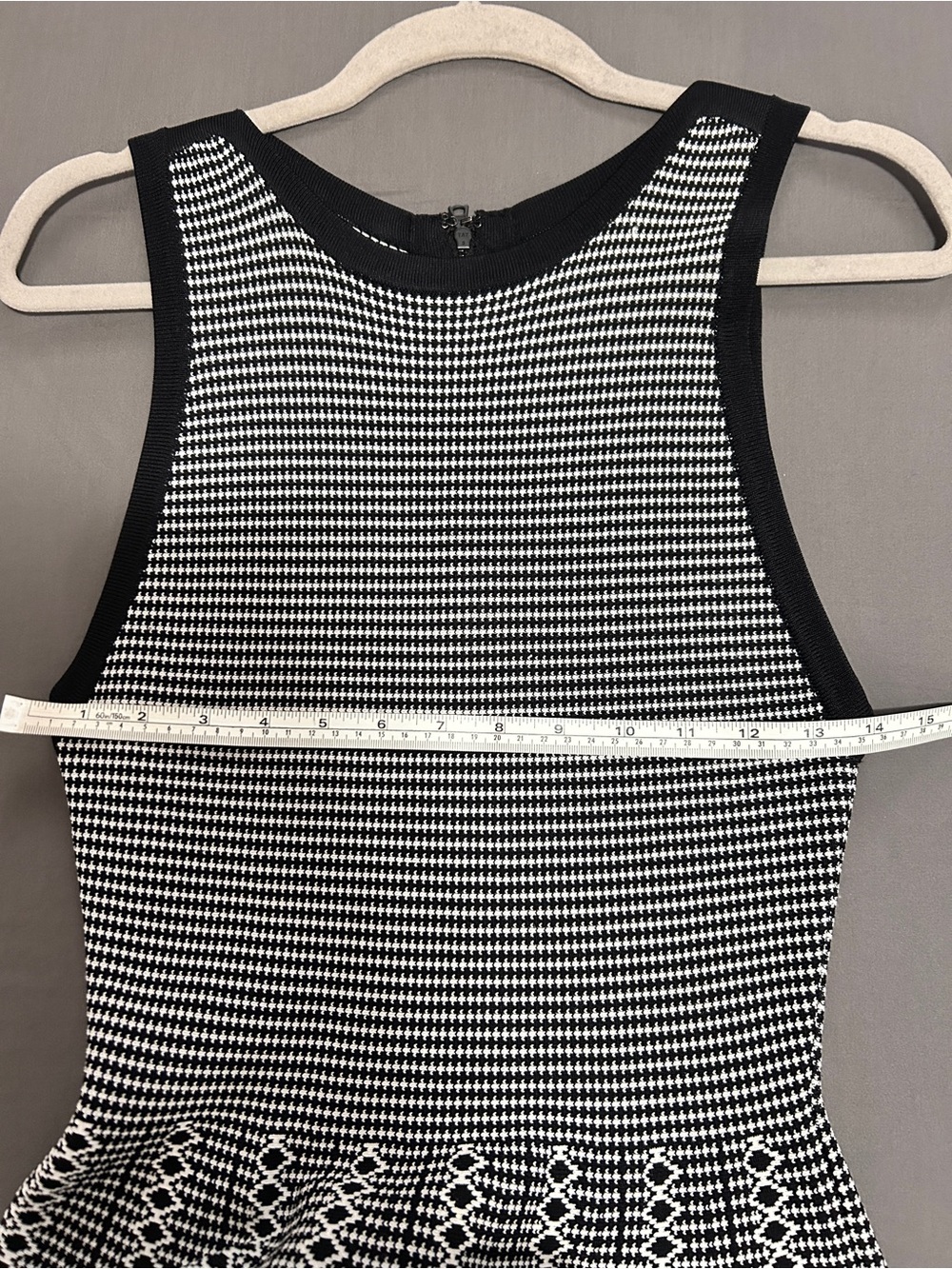 Alice + Olivia Black Kamilah Textured- Stitch  Dress Quiet Luxury Size Small - Picture 6 of 9